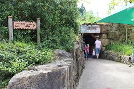 Tierhäuser öffnen